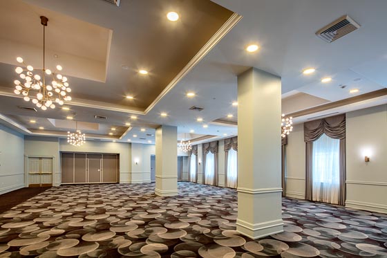 Salt Restaurant & Bar bar area at Collegian Hotel & Suites Syracuse NY